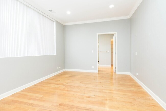 Building Photo - 4810 N Lavergne Ave