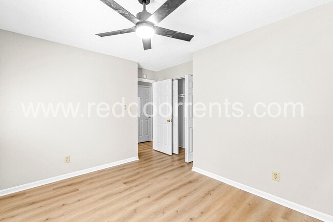 Building Photo - 5904 Beau Jardin Dr