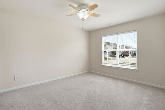 Building Photo - WAKEFIELD HOME WITH 4 BEDROOMS- GREAT HOME!