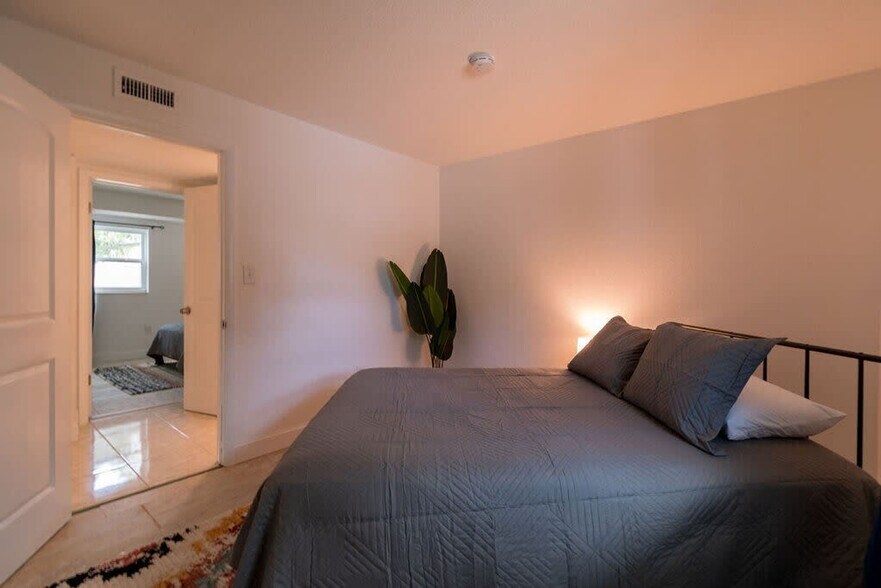 Building Photo - 505 Fillmore Ave