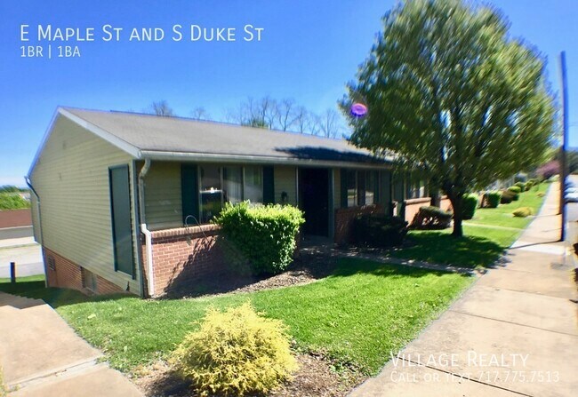 Building Photo - 461 E Maple St