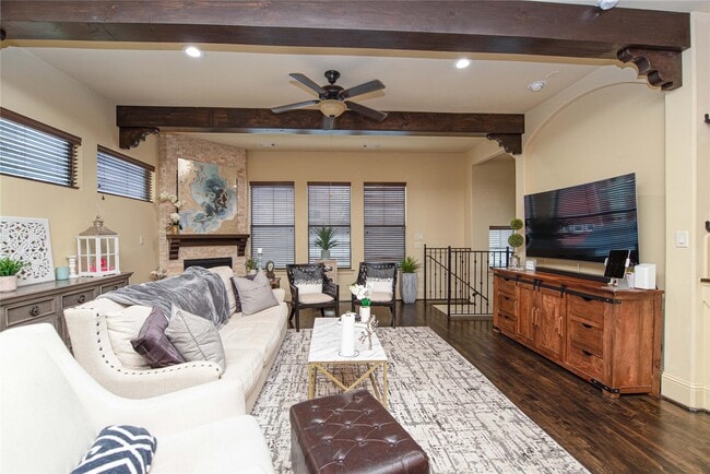 Building Photo - 1141 W 23rd St