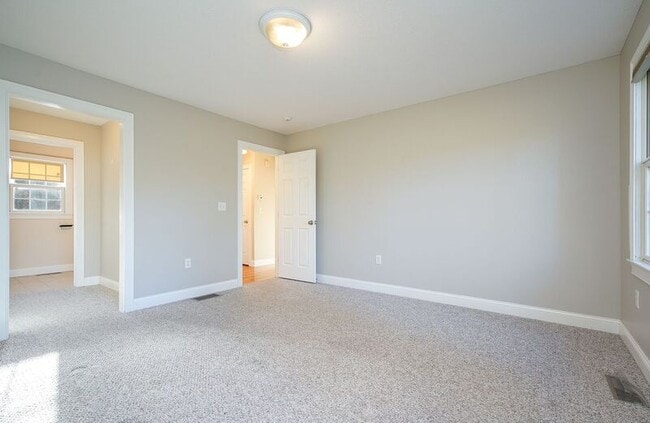 Building Photo - 2355 Westfield St