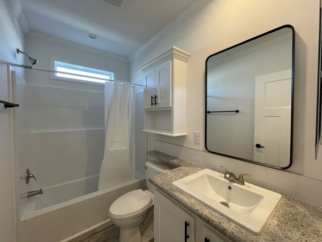 Building Photo - 409 Bimini