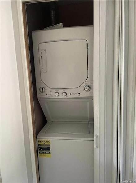 Building Photo - 32 Scarborough Ln