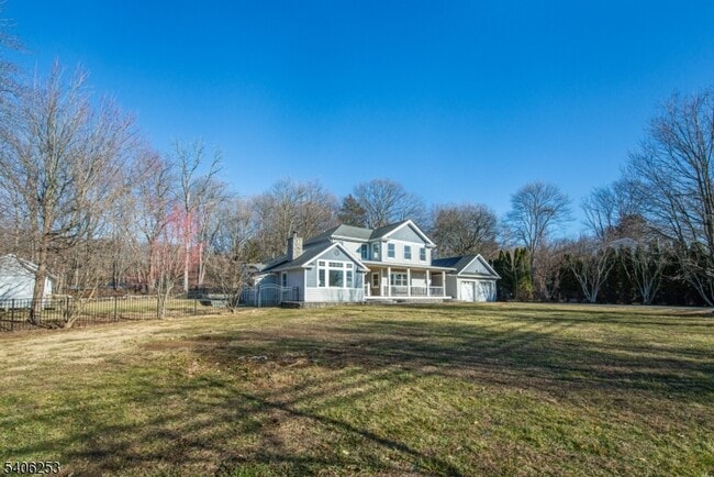 Building Photo - 414 Mineral Springs Dr