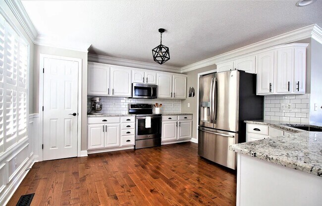 Building Photo - 5106 Tropicana Dr
