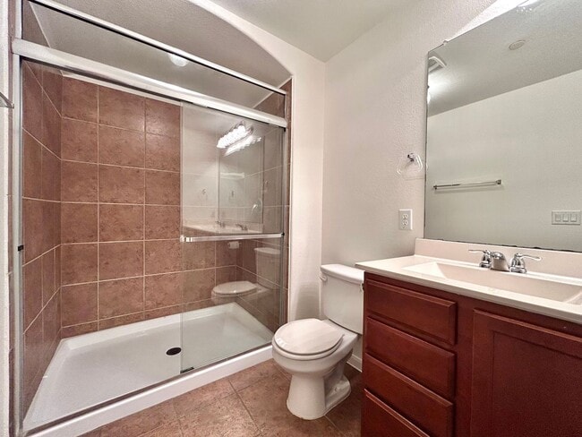 Building Photo - Stylish 2 Bedroom / 2.5 Bathroom Home – Two Levels, Move-In Ready