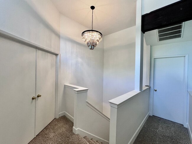 Building Photo - $2,495 Shepherd & Maple, 3 Bedroom 3 full ...