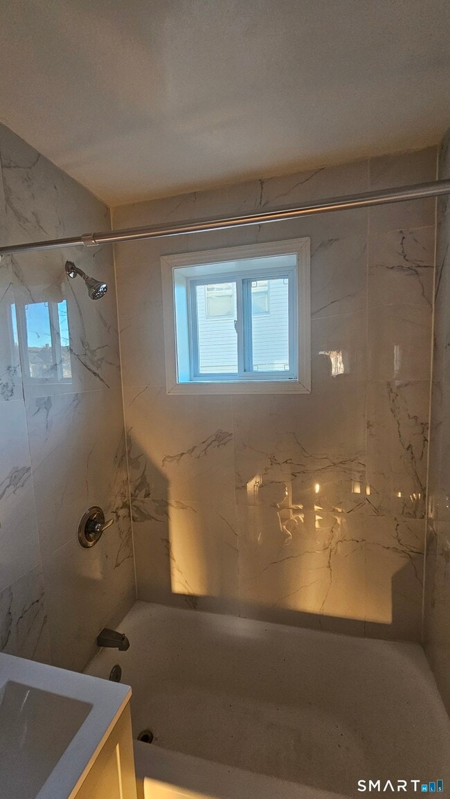 Building Photo - 120 Branford St