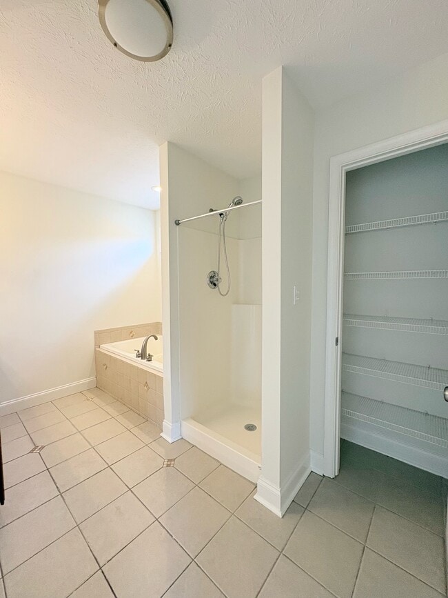 Building Photo - 129 Forever Ct