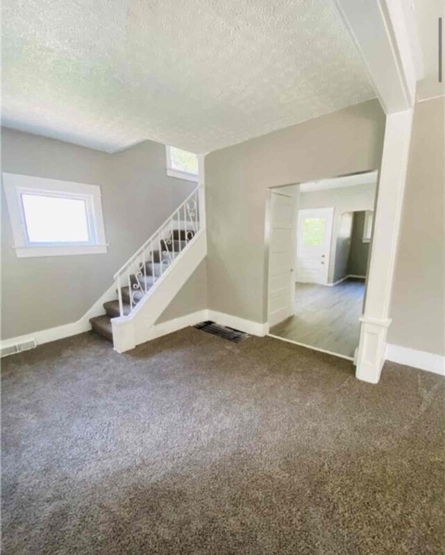 Building Photo - 849 Beardsley St