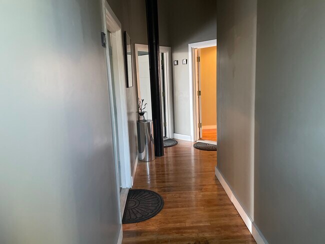 Building Photo - 4515 Olive St