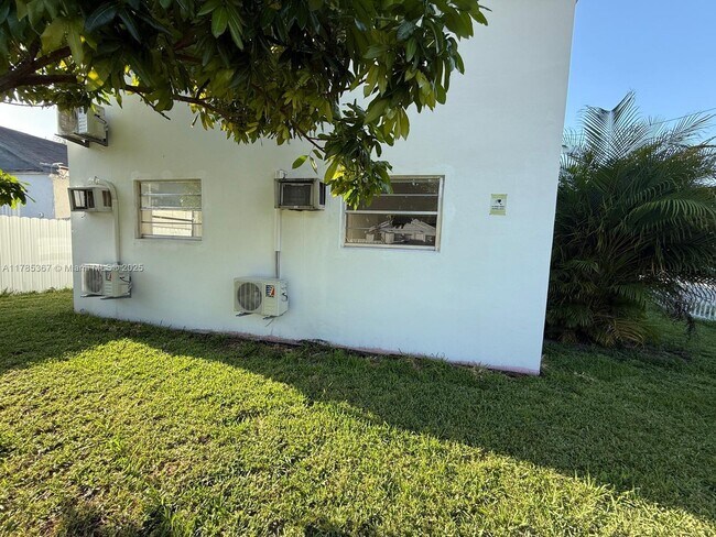 Building Photo - 2400 NW 25th Ave