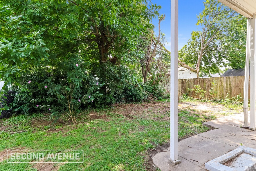 Building Photo - 1220 Manitau Ave