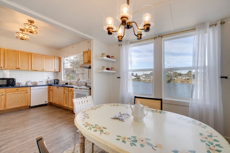 Building Photo - 414 S Holladay Dr