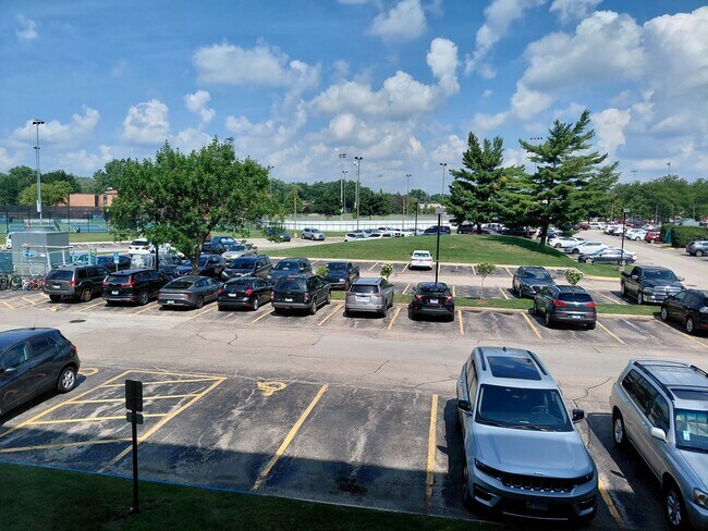 Building Photo - 300 S Roselle Rd