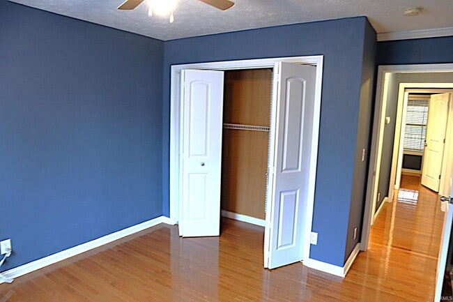 Building Photo - 3900 Bronson Ln