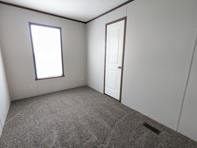 Building Photo - 2307 Birch St