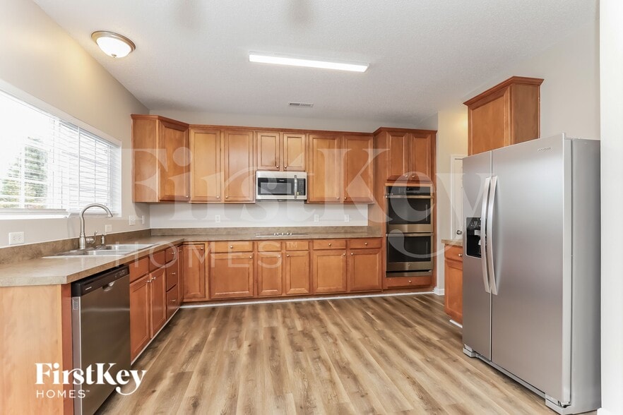 Building Photo - 3740 Cottesmore Dr