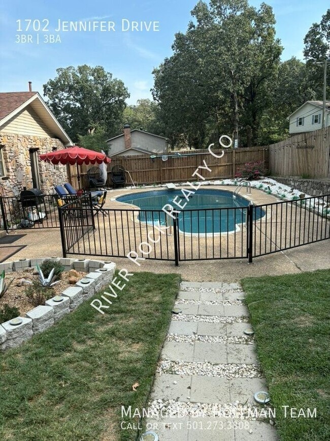 Building Photo - 1702 Jennifer Dr