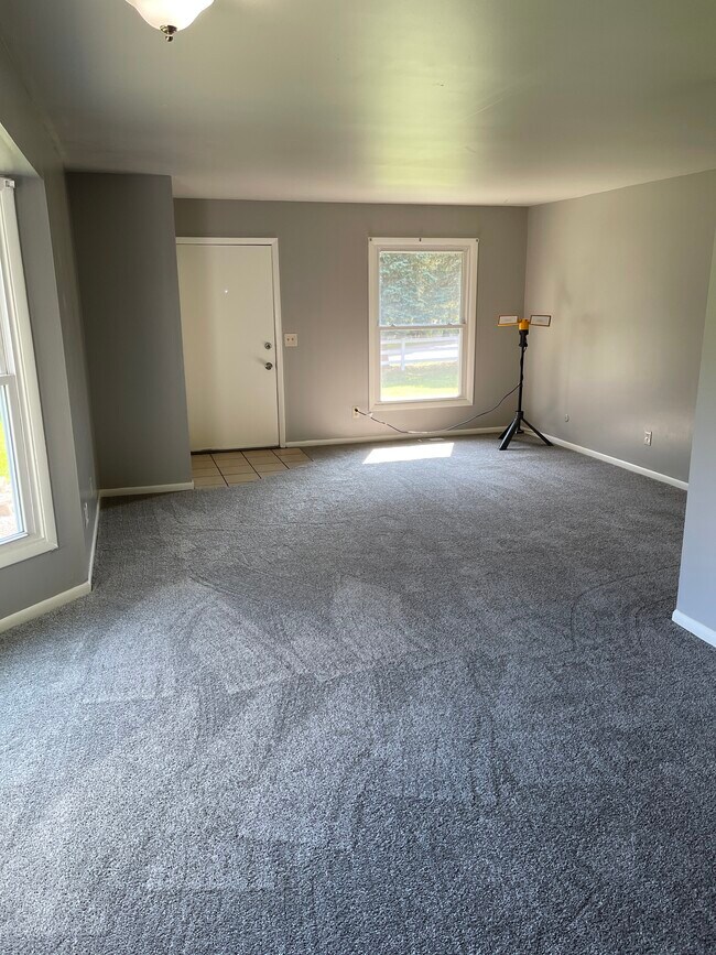 Building Photo - 4465 W Milham Ave