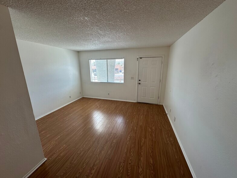 Building Photo - 2152 Riviera Blvd