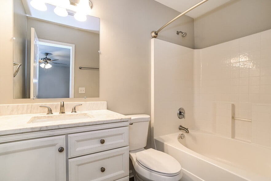 Building Photo - 8160 Ottawa Ln