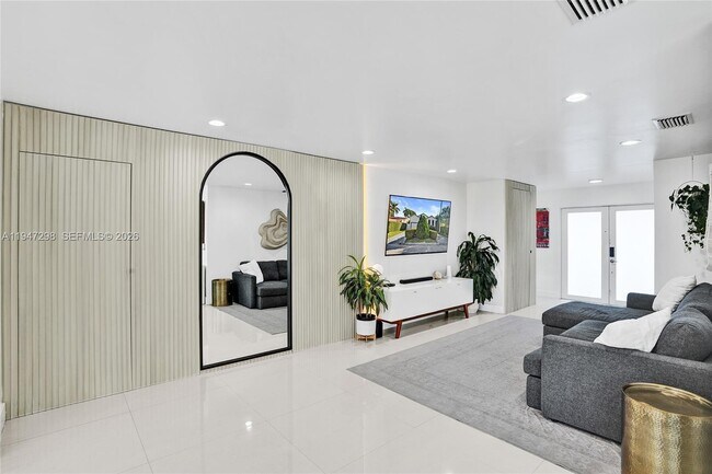 Building Photo - 9181 Byron Ave