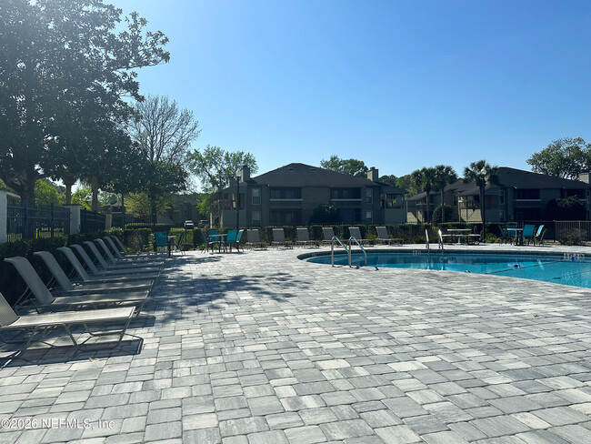 Building Photo - 10200 Belle Rive Blvd