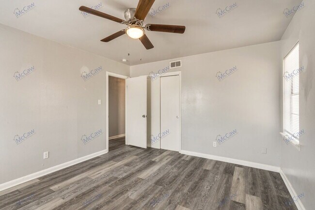 Building Photo - 811 Vogel St