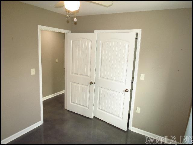 Building Photo - 306 Barnes St