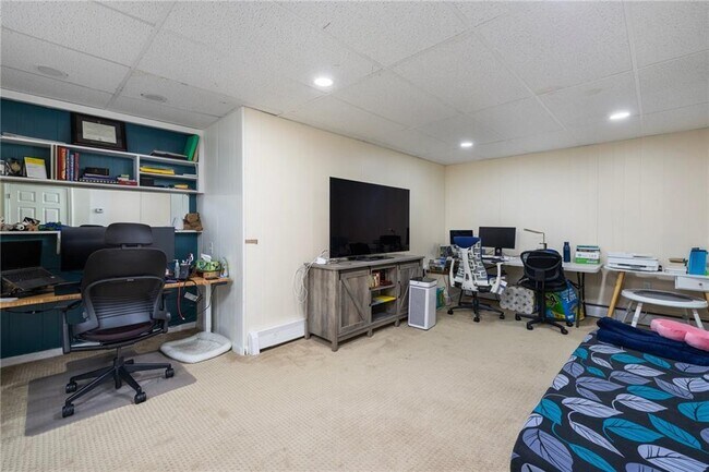 Building Photo - 61 School St