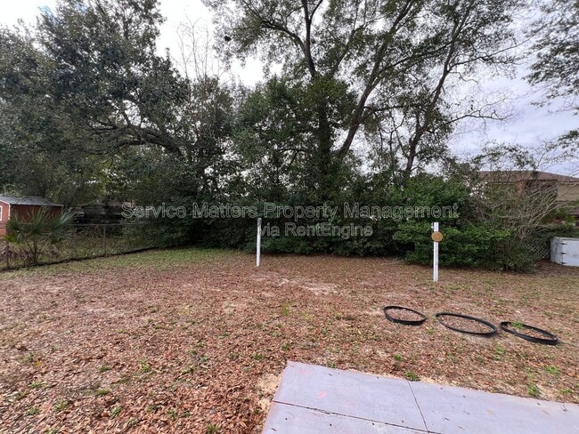 Building Photo - 3227 Fresno Ave