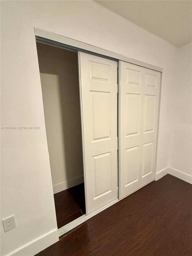 Building Photo - 8561 Claridge Dr