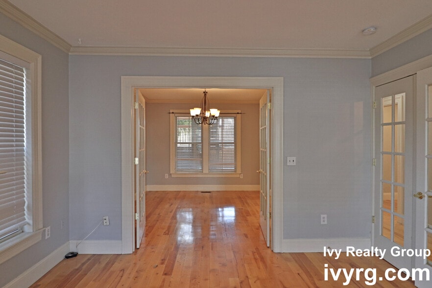 Building Photo - 358 Dorchester St