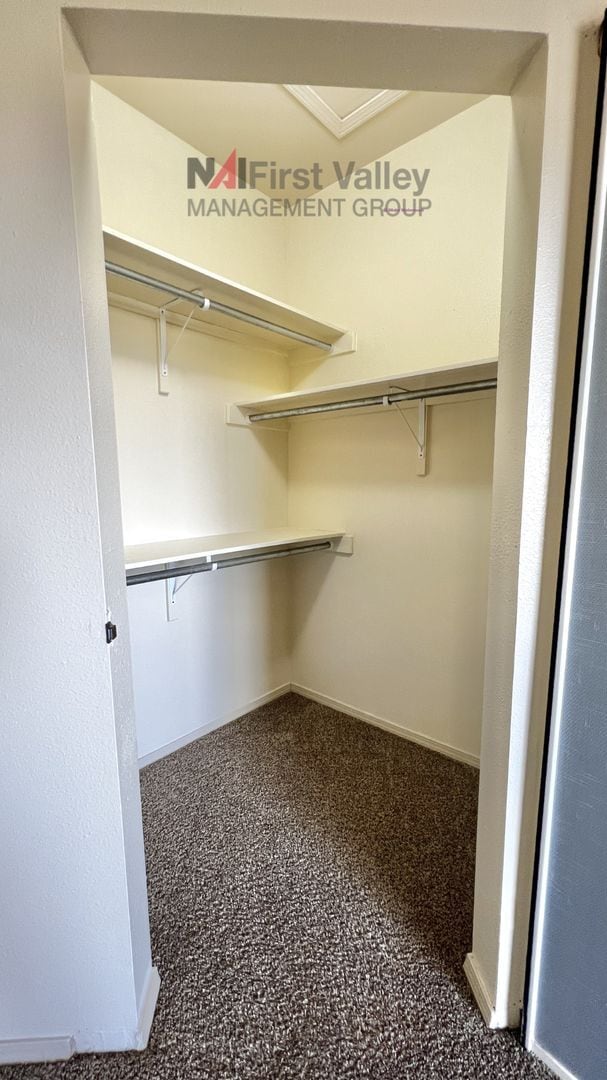 Building Photo - 3 Bedrooms, 2 Baths