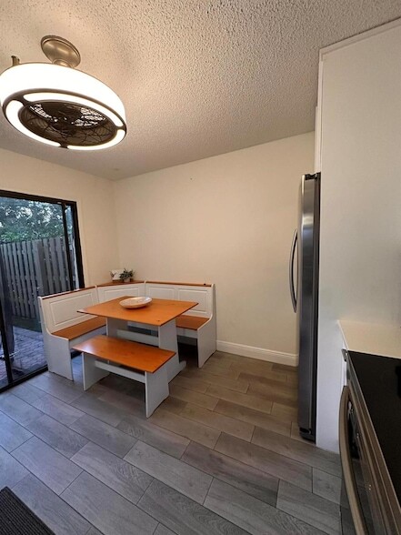 Building Photo - 1728 Shoreside Cir