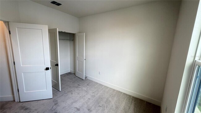 Building Photo - 15045 Groveside Rd