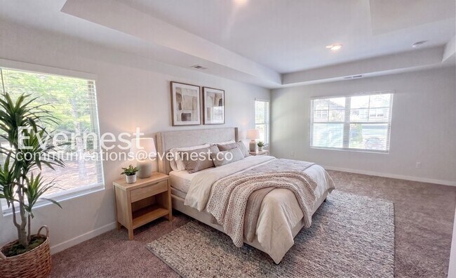 Building Photo - 4 Bed, 3 Bath Home with Garage / Pet-Friendly / Available Now!
