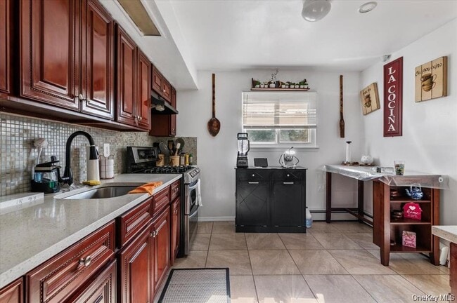 Building Photo - 22 Hudson Pl