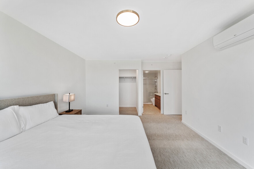 Building Photo - 1515 Liona St