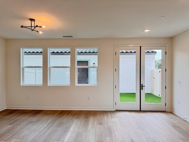 Building Photo - 303 Capistrano Dr