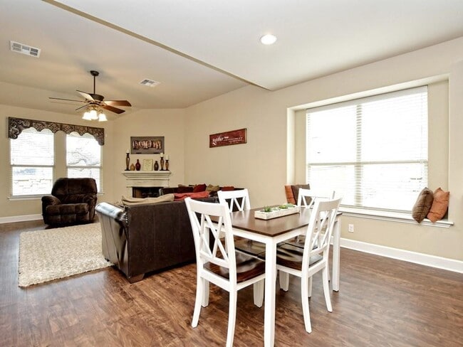 Building Photo - 241 Caddo Lake Dr