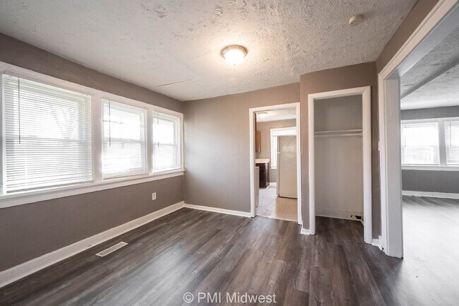 Building Photo - 1521 N Tacoma Ave