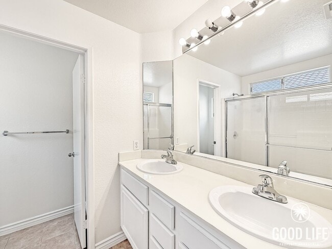 Building Photo - Spacious 3bd/3ba Located in Miramar Ranch North!