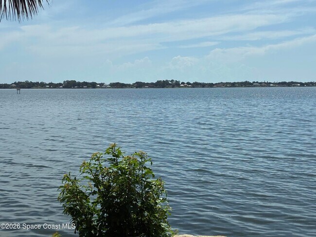 Building Photo - 803 Rockledge Dr