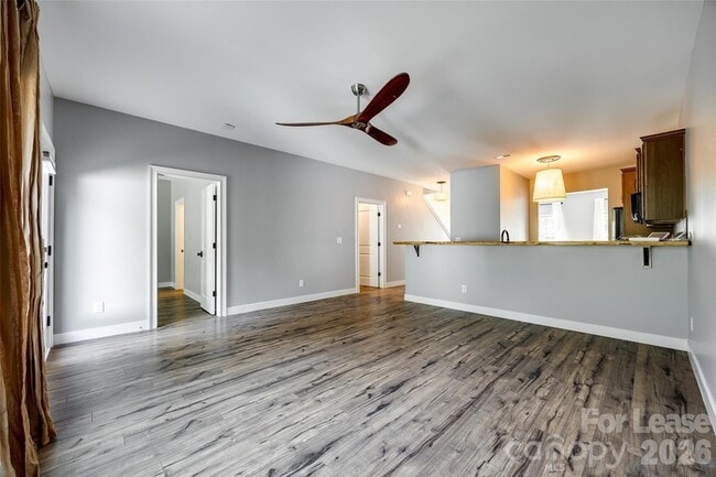 Building Photo - 440 Battery Cir