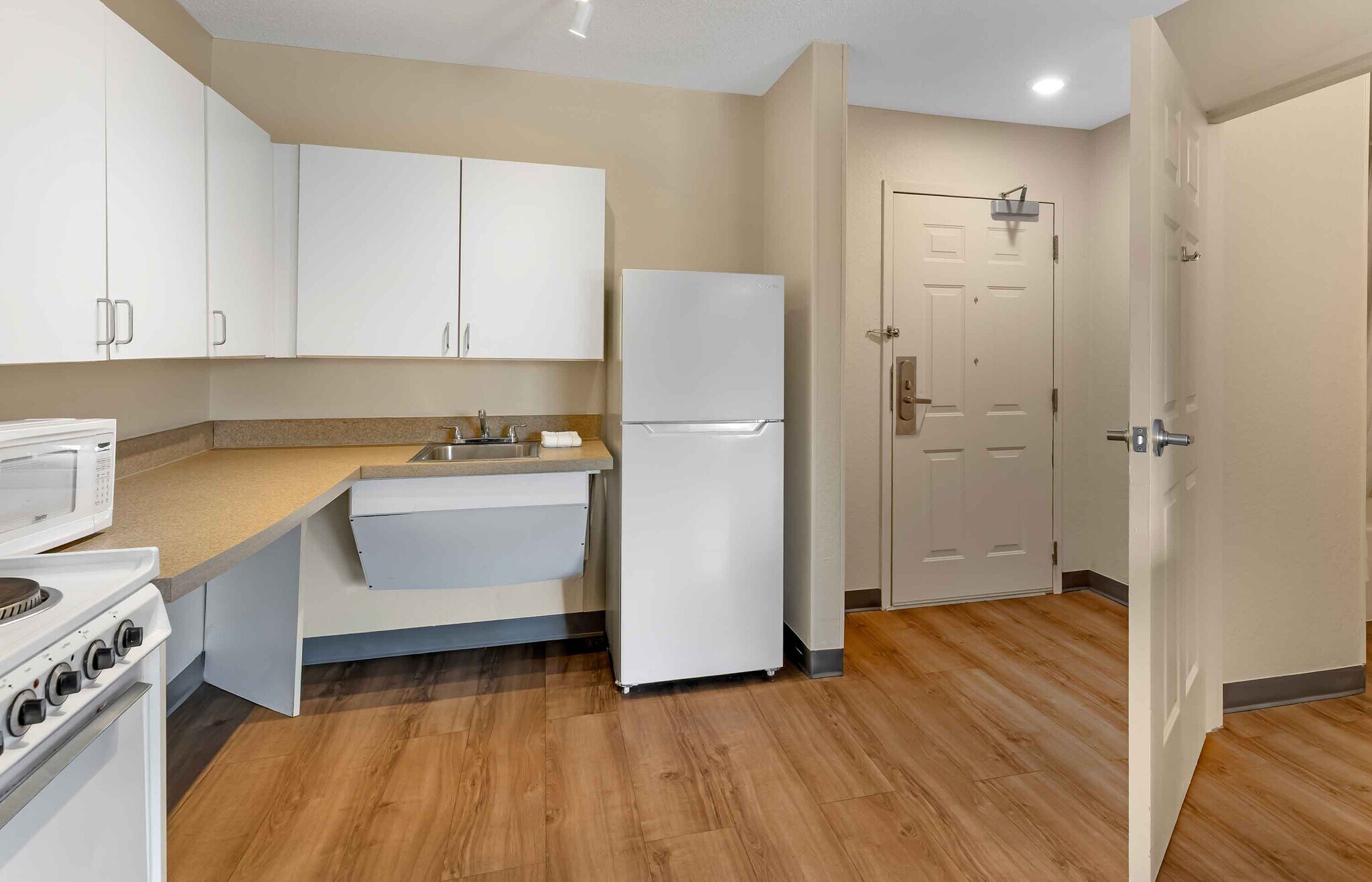 Building Photo - Furnished Studio-Melbourne - Airport