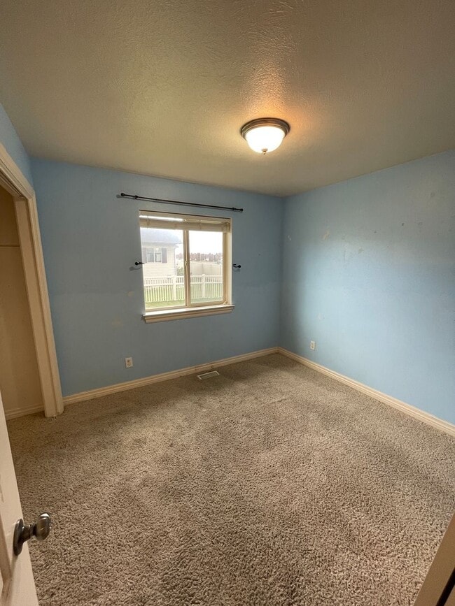 Building Photo - Amazing Home in Rexburg Idaho!